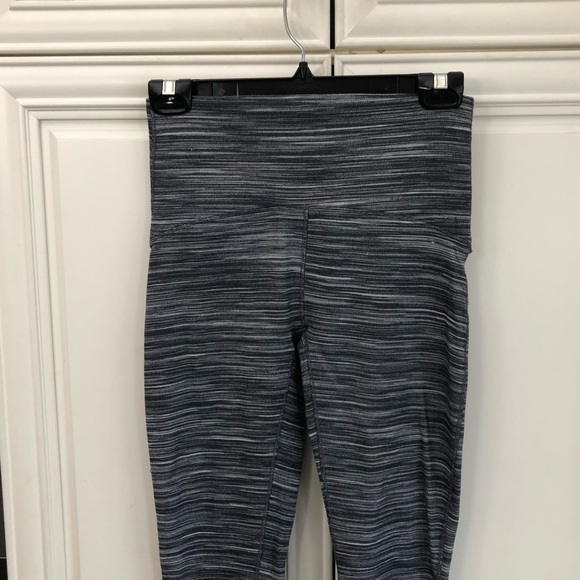 Ivivva by Lululemon high waisted girls crop leggings - Picture 2 of 9